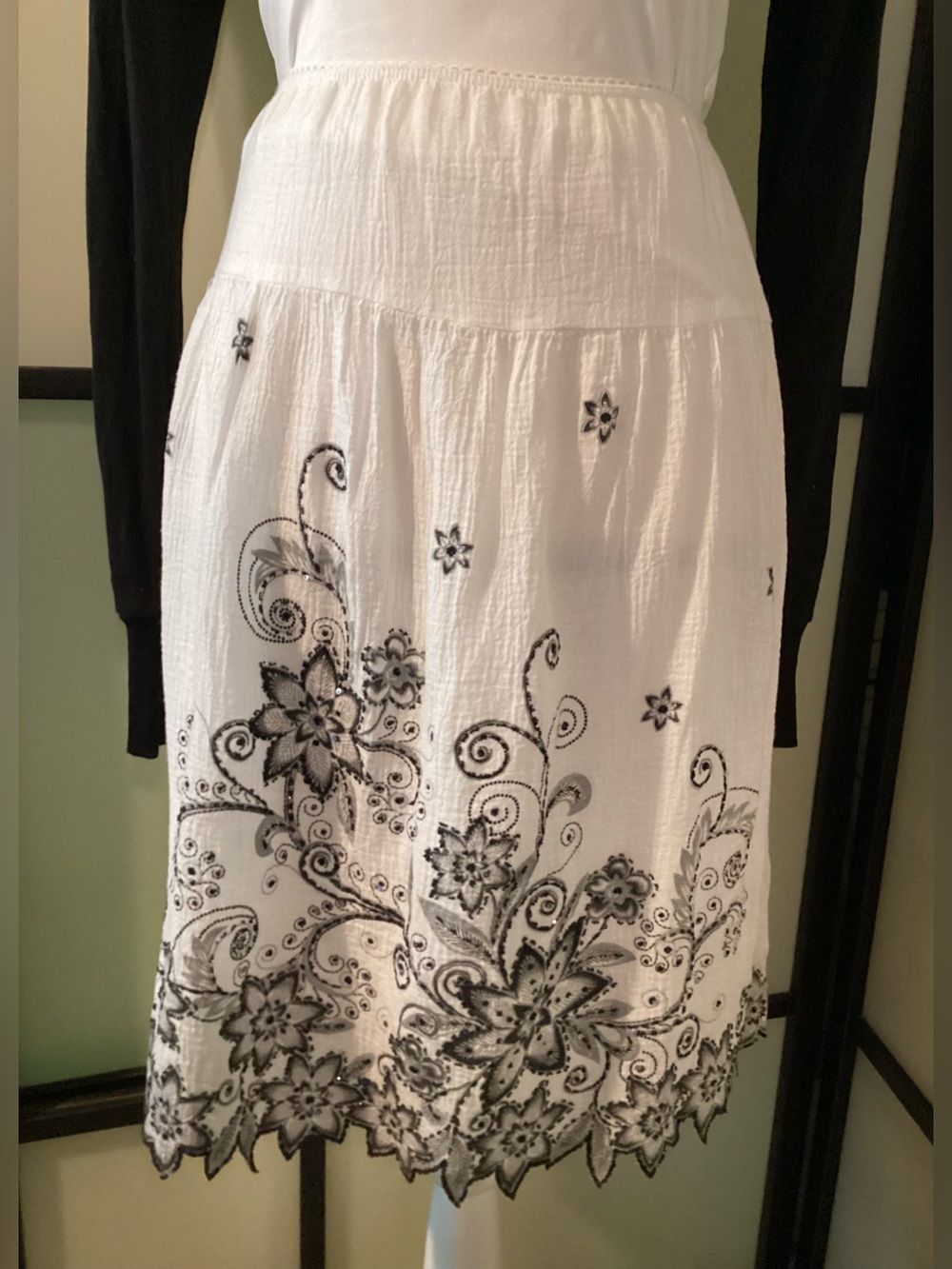 Amy Byer shiny embroidered skirt. Size L 12-14